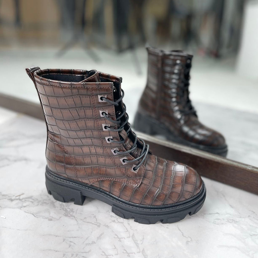 Herstyled Women's Crocodile Pattern Leather Boots