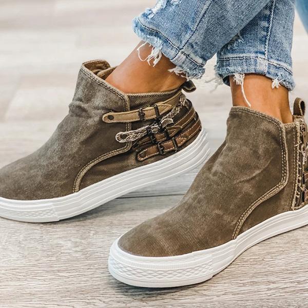 Herstyled Slip-On Design With Side Zipper Closure Sneakers