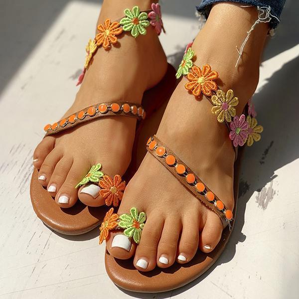 Herstyled Flower Embellished Toe Ring Flat Sandals